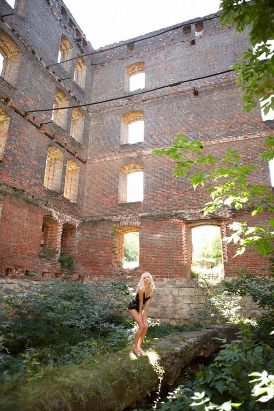 Голая русская блондинка