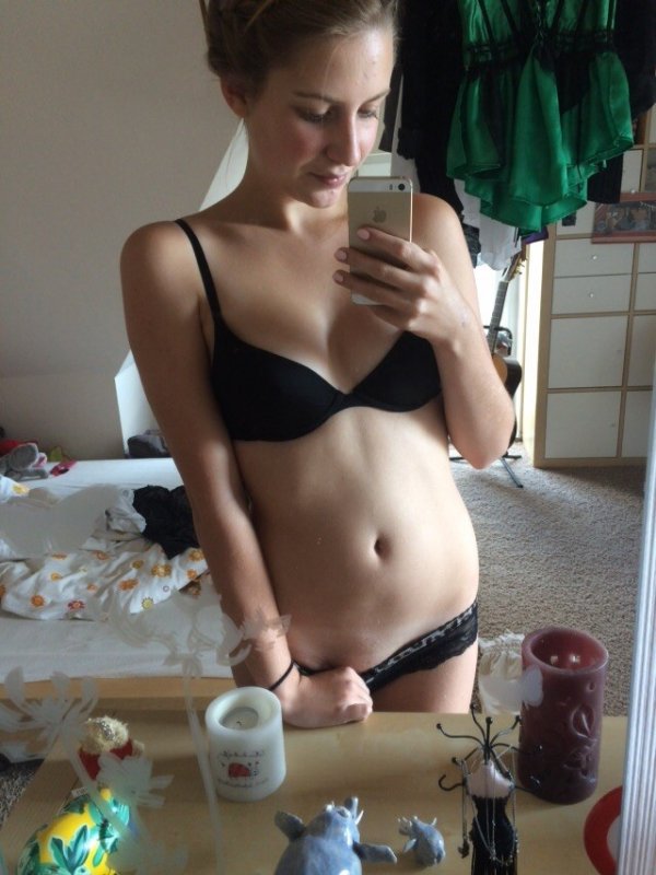 Фото голых девушек из домашнего архива