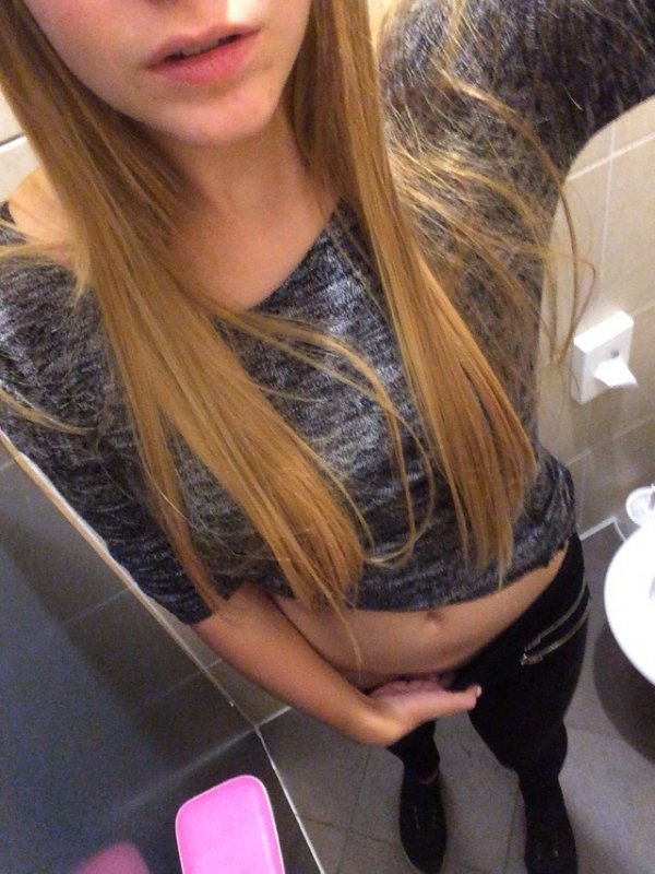 Фото голых девушек из домашнего архива